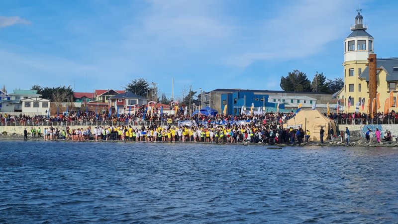 Exitoso Chapuzón de los Fiordos 2023 da inicio a la temporada turística en Última Esperanza